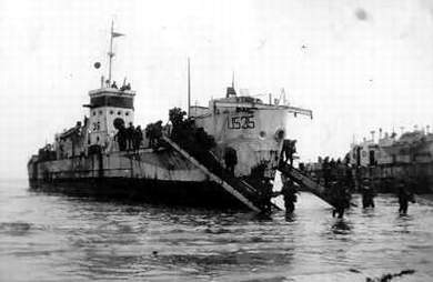 British Troops Disembarking from the USS LCI 35 