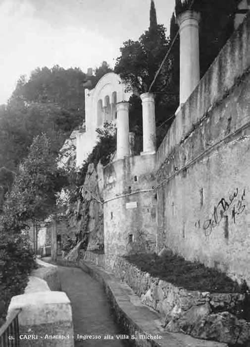 Anacape-Ingresso alla Villa S. Michele