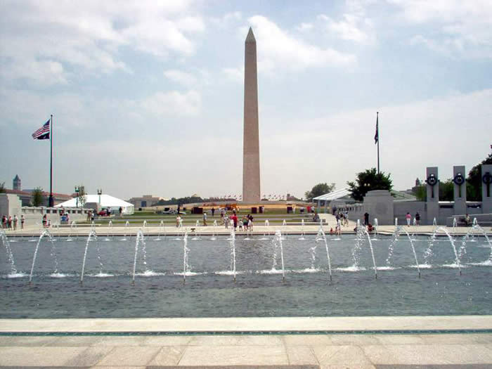 WWII Memorial Pond-Washington Monument